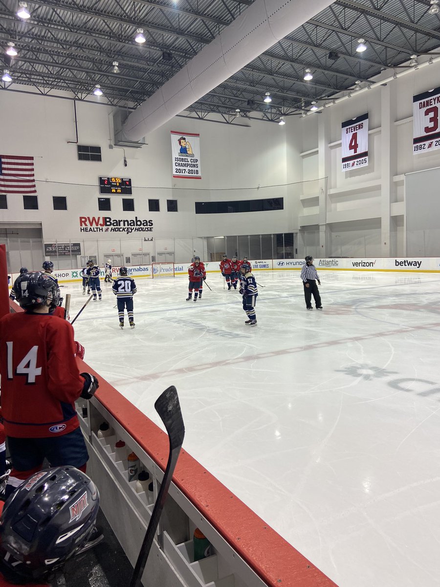 NJIT GOAL!!! Senior Dennis Sikorjak with his 3rd of the season and it’s 4-2 with 15 minutes to play