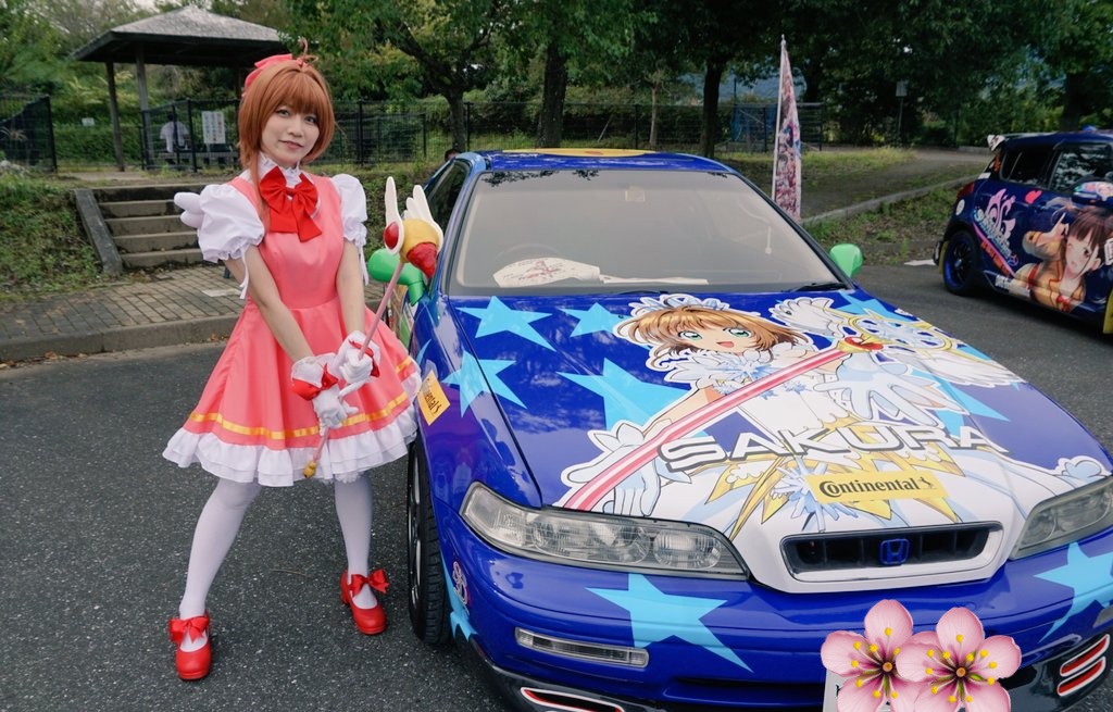 ngsO793's tweet photo. 私の好みに刺さった痛車💖
さくらちゃんコス可愛かった〜🥰🌸
#垂井
#痛車 https://t.co/IsHPd0XeiE