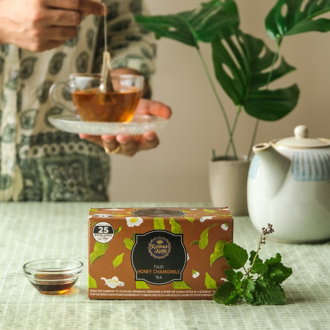 KarmaKettleTeas's tweet photo. he amalgamation of tulsi, honey &amp; chamomile makes this wonderfully soothing herbal tea filled with mellow floral &amp; peppery notes 🌼🌿 https://t.co/Ik0dleb4xW