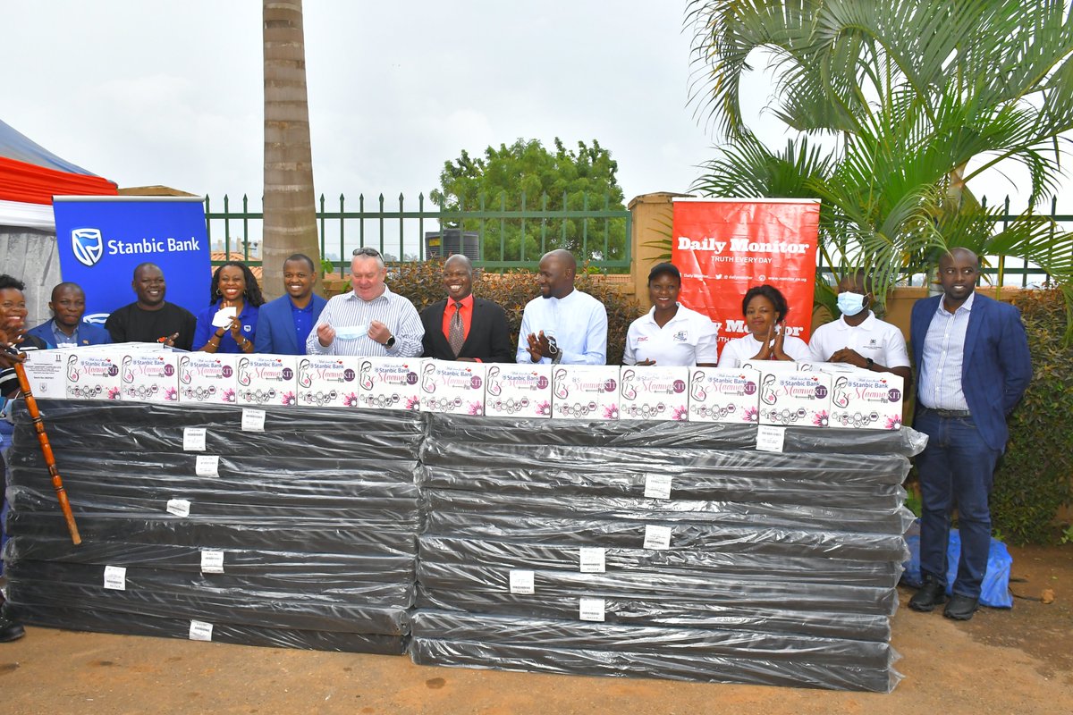 stanbicug's tweet photo. In partnership with @DailyMonitor, we have donated 500 mama kits and 20 mattresses to Kisugu Health Center III. This comes on top of a Neonatal Incubator which we donated to the health centre last month.
#AllForLOVE #StanbicLOVE #MonitorAt30 https://t.co/oGsXwslwGW