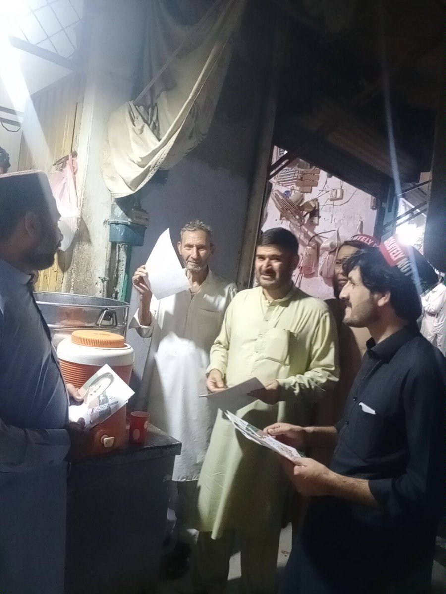 PTIPeshawar's tweet photo. ڈور ٹو ڈور کمپین این اے 31 گلبہارنمبر2 میں جاری,
 #NA31 #ByElectionPeshawar https://t.co/nJ2RTazP7s