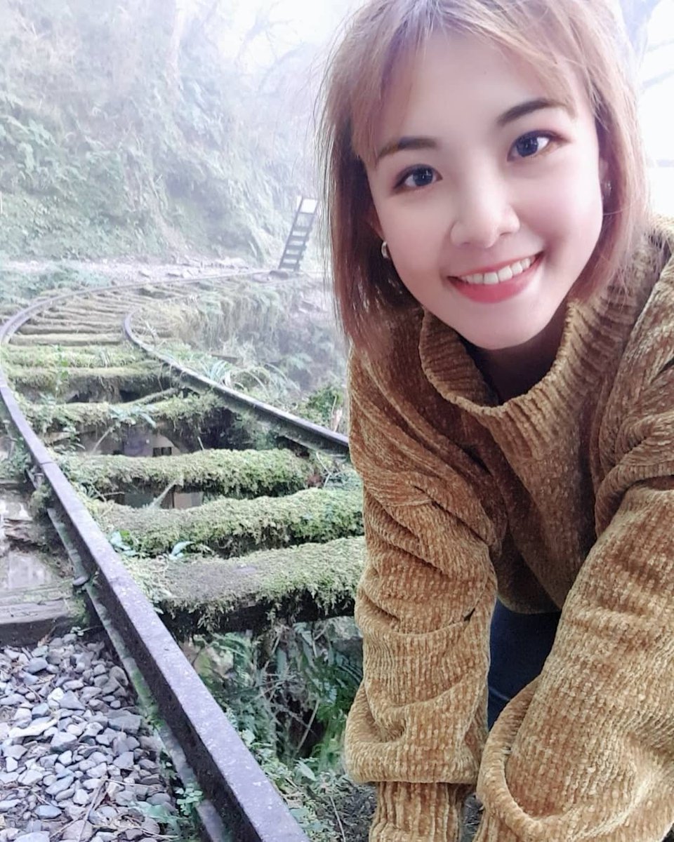 cb1112220's tweet photo. 週末深山適合幹什麼呢？ https://t.co/w9cwYfIqot