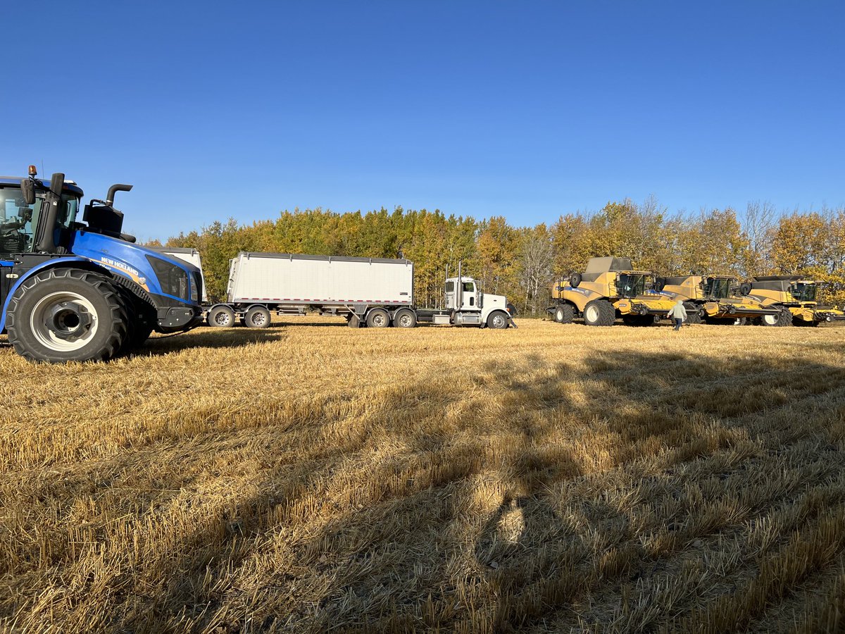 PHill_CC's tweet photo. Harvest 2022 is in the bin! A huge shout out to our local farmers, farm businesses and land owners for their continued support to our farm project. It was a beauty day to harvest https://t.co/4rJiNTcnIQ