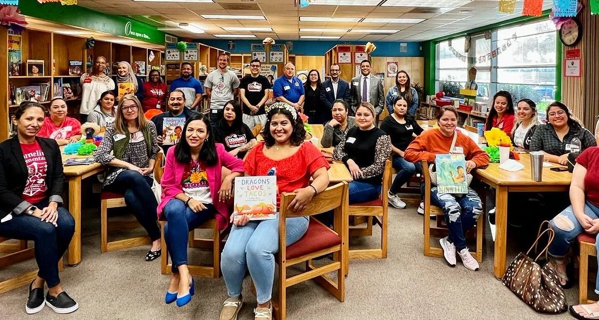 JMartinez4Hou's tweet photo. Enjoyed my annual #HispanicHeritageMonth reading at @CorneliusElem. It was great to see the parent involvement! Thank you Deputy Chief Garcia with @hfdcoa for continuing to support this program. 

#reading4fun #realmenread #HispanicHeritageMonth2022 https://t.co/E5vBuQ7Yen