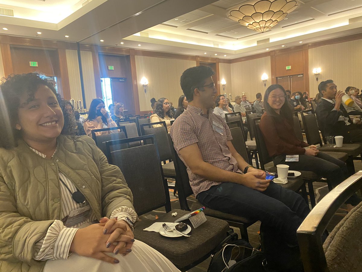 nani_grotjahn's tweet photo. Grotjahn Lab attends 🥊“Battle of the Organelles” 🥊 aka @sbpdiscovery Organelle Biology Symposium! 

Many proud PI moments including @Mmedina300kV’s ⚡️ talk and #teamtomo posters from @danderson_paak @Atty_chang 

Lab 📸 shoot cred goes to powerhouse @LauraENewman1 https://t.co/hqTDUhZUSl