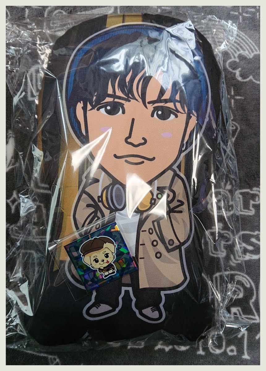 miwa07075513's tweet photo. 2回だけ回したやつ、やっと届いたよ- ̗̀📦 ̖́-
クッションかわいい❤️
 #岩田剛典
 #ONLINEBOOTH
 #モバイルガチャ https://t.co/zKVlwON1C2