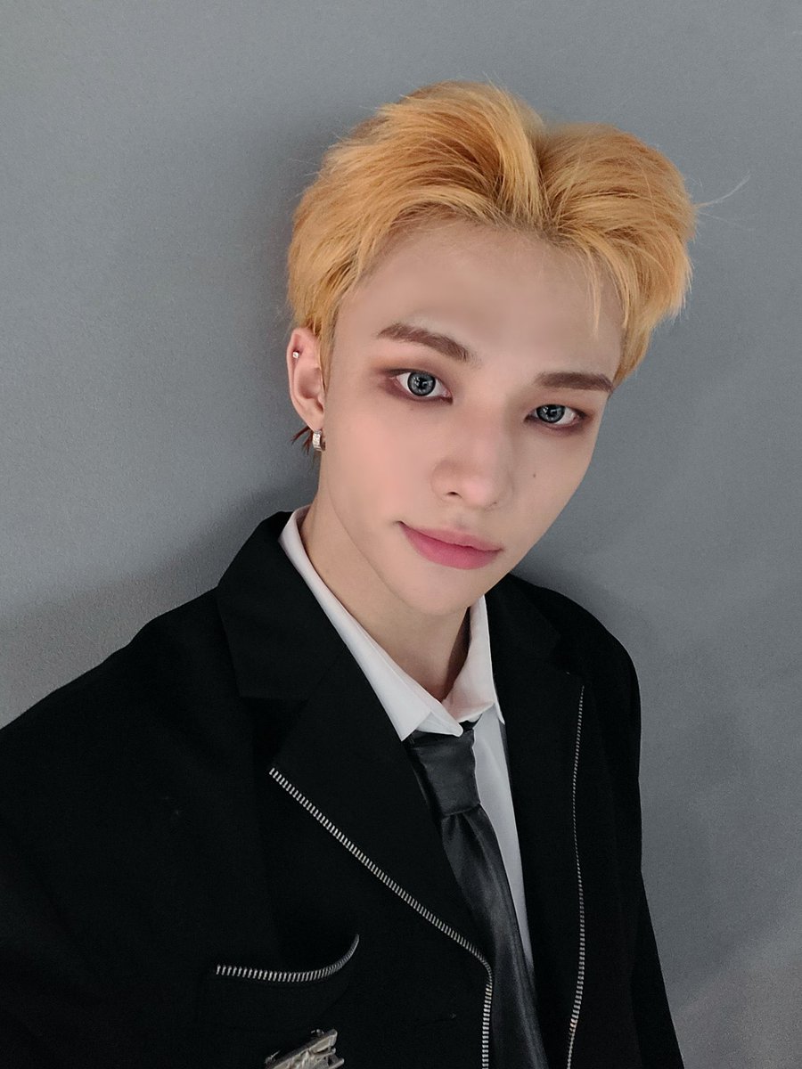 Hyunjin0_0320's tweet photo. だれ?www
かわいいいいい
なんか約束のネバーランドに出てきそう
#CASE143_OutNow #CASE143 #スキズ好きな人と繋がりたい #DayToMAXIDENT #StrayKids #ヒョンジン#Hyunjin ヒョンジン https://t.co/UyFyfUq2Ie
