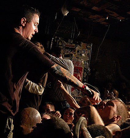 PunkRockStory's tweet image. 16 years ago today, a sad day for all hardcore (punk) fans.

These pictures of "Sick of It All" are from the very last Sunday Hardcore Matinee at CBGB on October 8, 2006.

#punk #punks #punkrock #hardcorepunk #hardcore #cbgb #history #punkrockhistory #otd