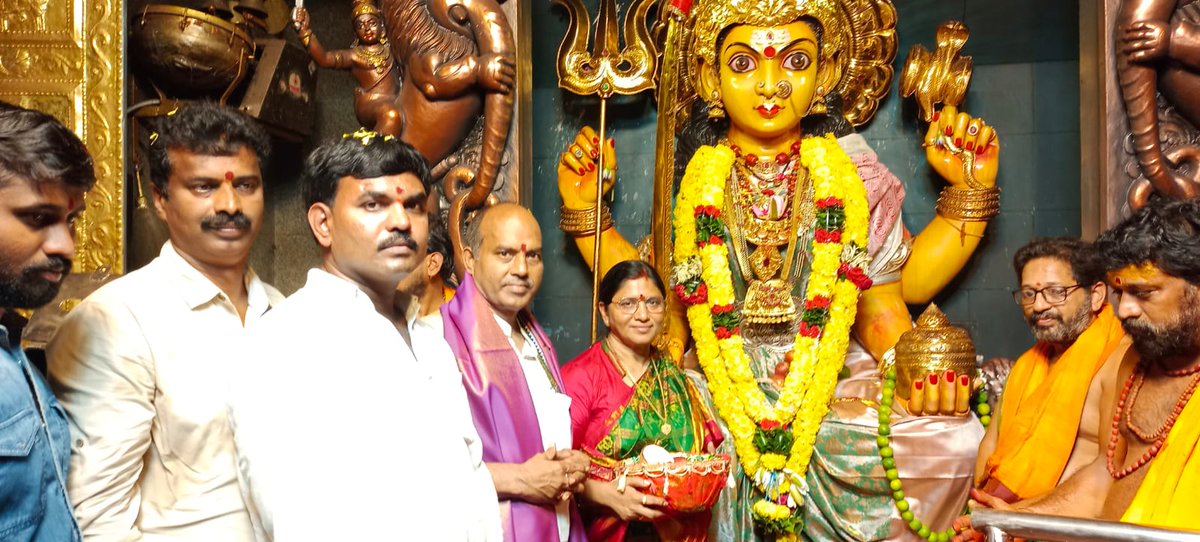 drbvsatyavathi's tweet photo. Visited various temples in my Anakapalli Loksabha on the occasion of duserrah #MPOFFICE #AnakapalliLoksabha https://t.co/Jg1Fj7bQOX