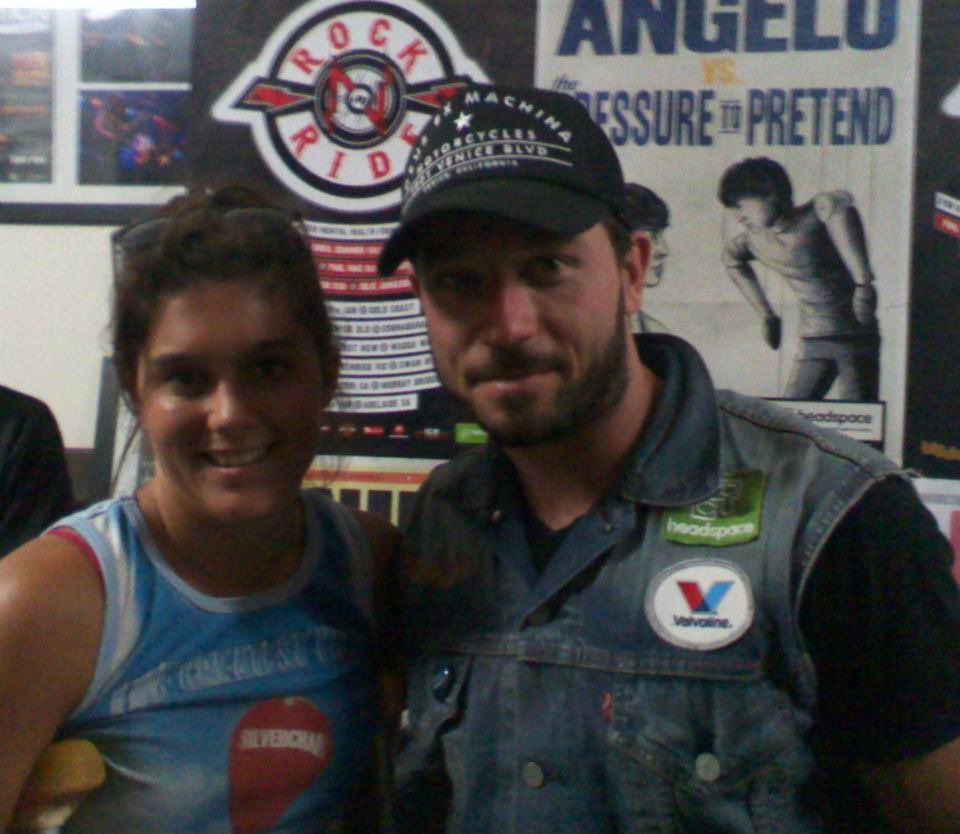 Salomae_H's tweet photo. Today I saw my lifelong idol @DanielJohnsHQ in the flesh and I’m on ☁️ nine 😍

One off the #Silverchair trifecta (throwback of baby Salomae meeting Chris Joannou at Murray Bridge in 2013)

#FutureNever #DanielJohns https://t.co/eqADZk6eir