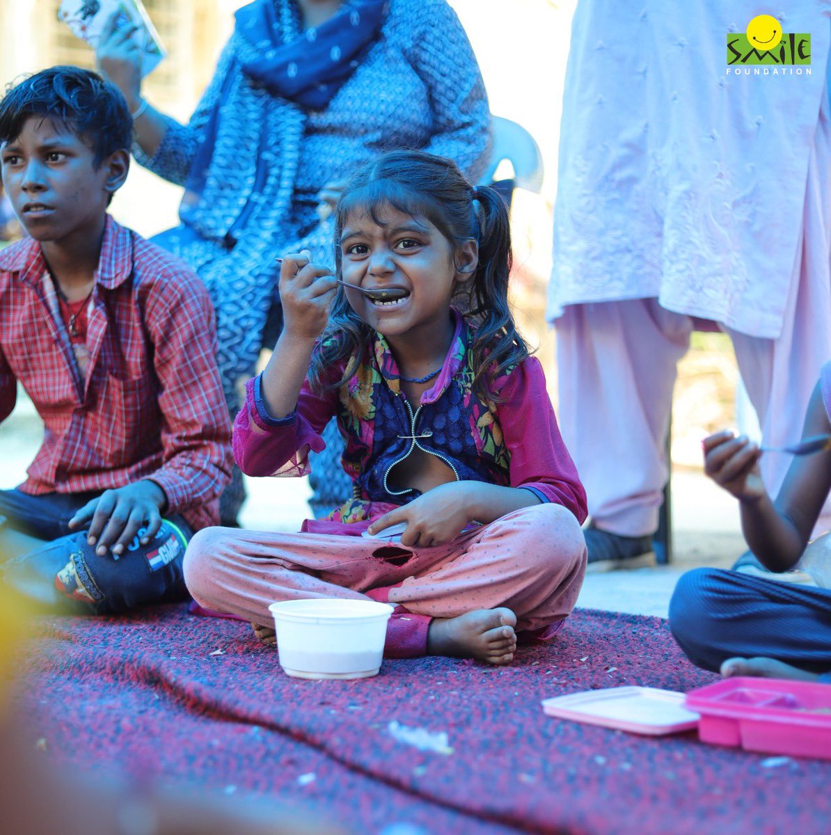 smilefoundation's tweet photo. Serving Food is Serving Happiness!
At Smile Foundation's Mission Education Centres across India, emphasis is laid on providing nutritional support in addition to education of children from less privileged families.
https://t.co/KR0TdN6US6
#nutrition #PlateHalfFull https://t.co/iCFQIBsGGS