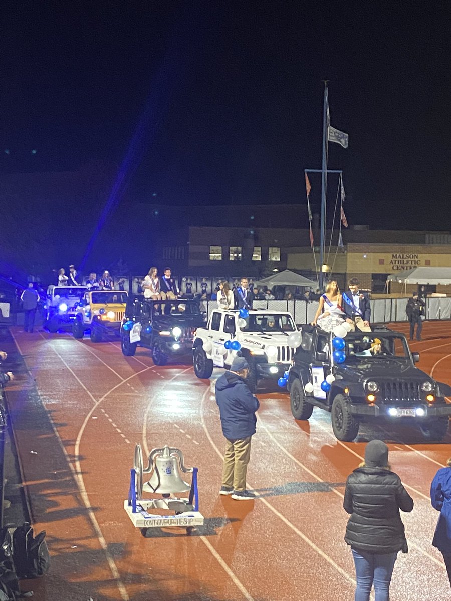 Congrats 2022 Hoco Court Members! Fun night 🤍