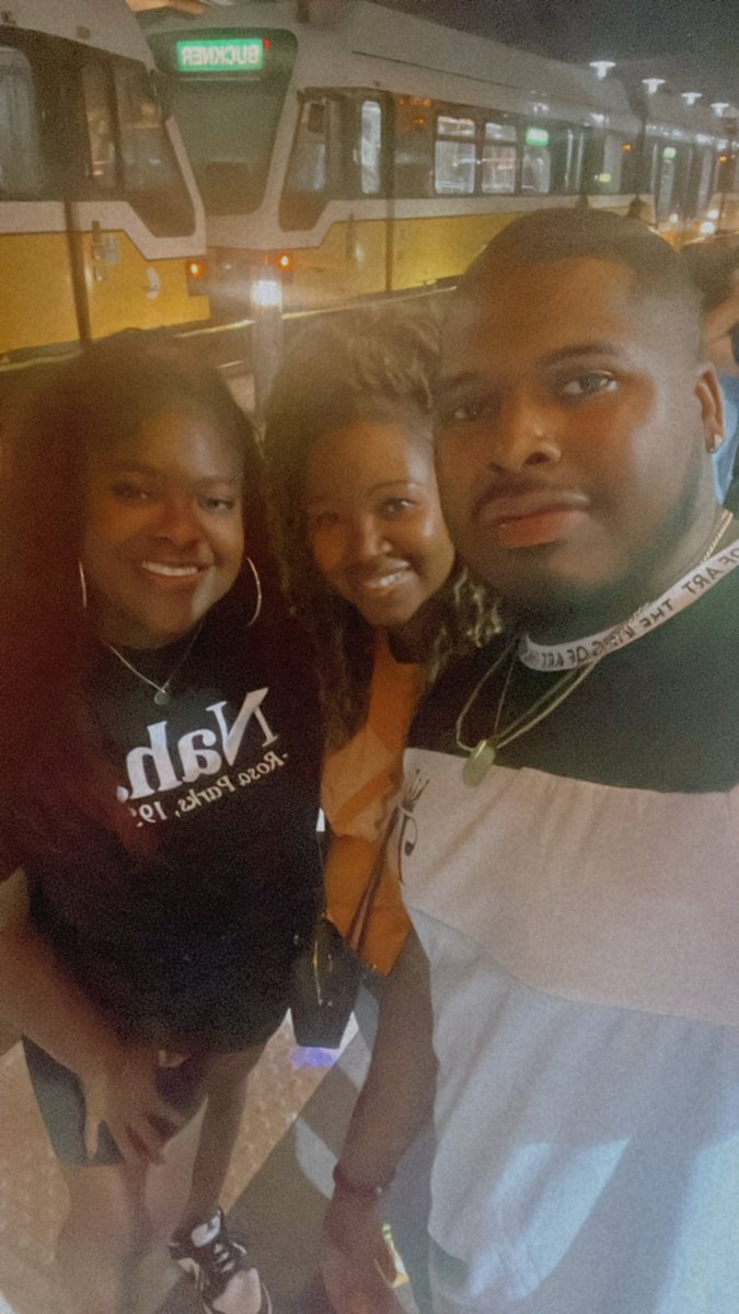 TaNiyaBreezy's tweet photo. Great Fair Night with my 2 favorite humans, my Mama and Brother. 

#TXStateFair

@djbreedlove3 https://t.co/3b5N1nK4It