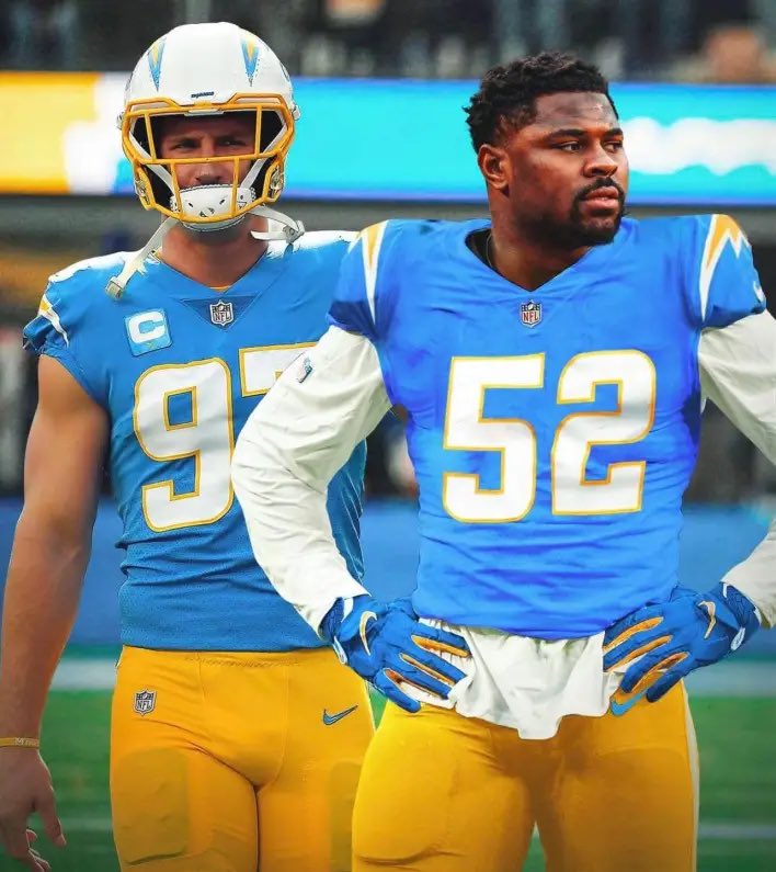 ChargersOMFL's tweet photo. Mack and Bosa combine for 5 sacks pressuring Mahomes all game as the Chargers move to 10-0 with a 27-3 win. Herbert and the offense did their part as he threw from 273 yards 3 TDs and no turnovers. @GrownFolksOC https://t.co/yK8GtjRzfz