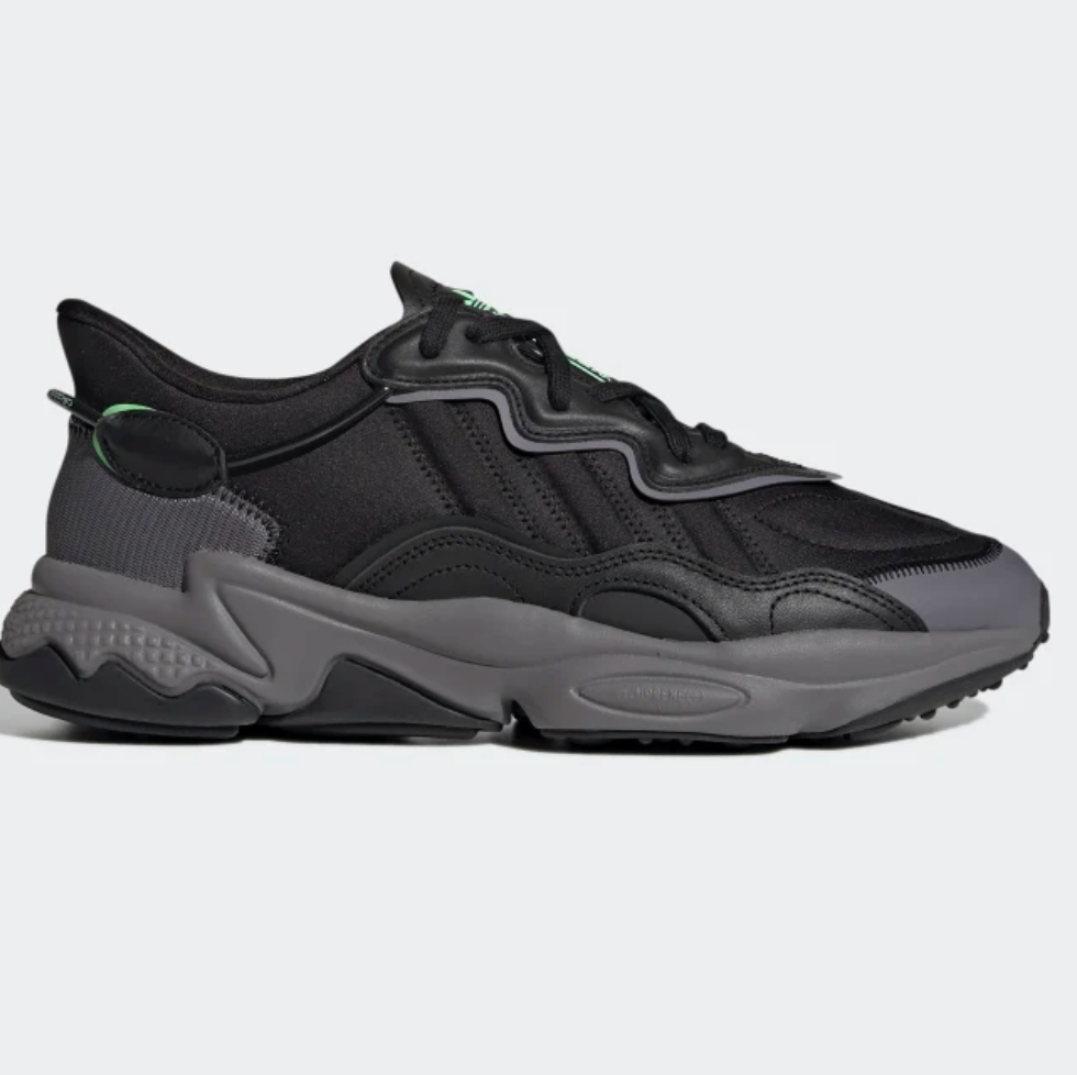 SNKR_TWITR tweet media