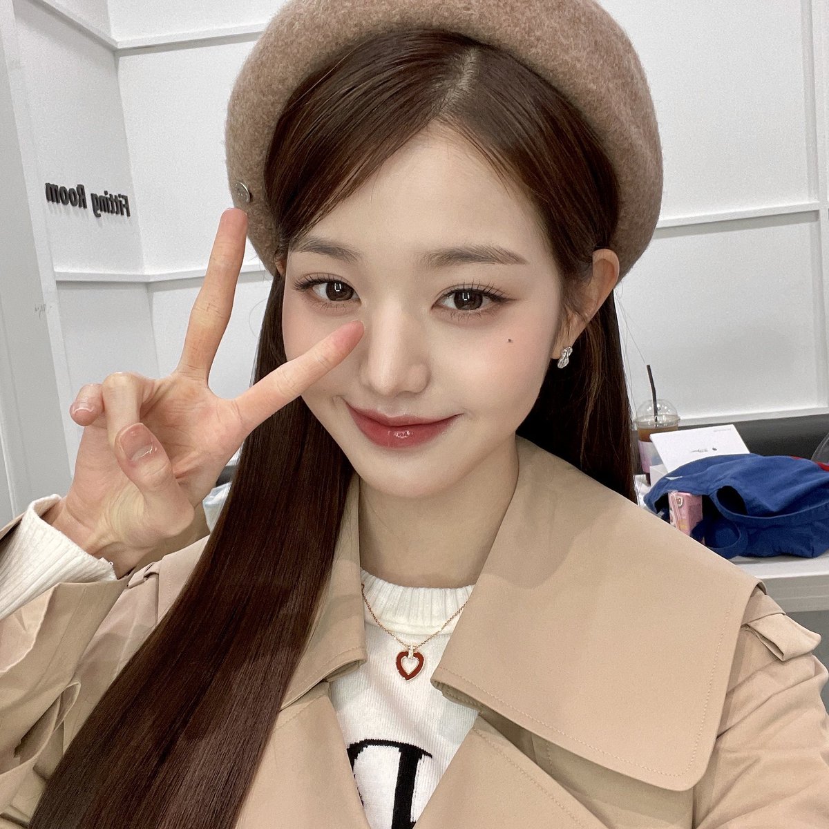 221008 #นยองยูนิเวิร์ส 🪐

“ประธานธนาคาร​วอนยองในฤดู​ใบไม้ร่วง”

#장원영 #JANGWONYOUNG #IVE