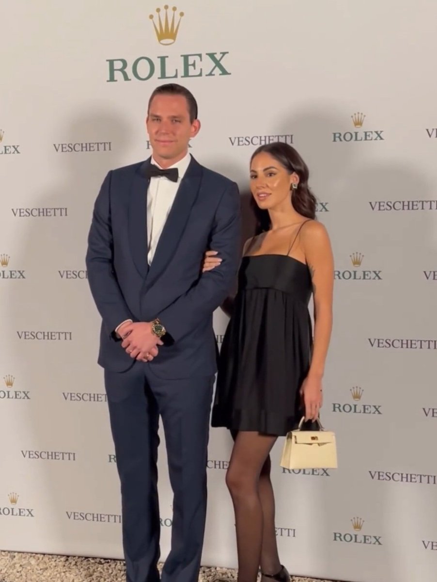 Elivra10's tweet photo. Stupendiiii💥🤩❤️ #rolex #veschetti #giuliadelellis #GDL https://t.co/RA4WQGHGDM