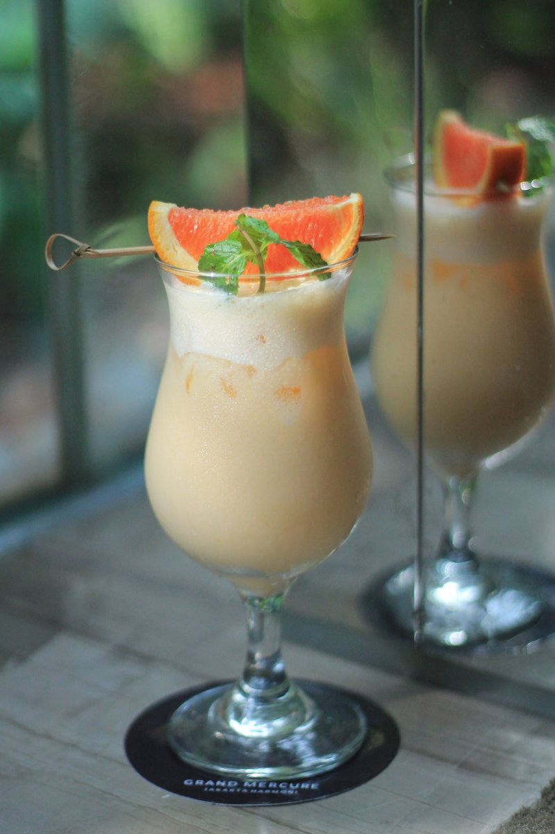 Cheer up and make your day with our Mango Delight!

Be healthier by consuming special mango selection.

#grandmercurejakartaharmoni
#grandmercureharmoni
#harmonisquare
#harmonilounge
#crystallounge
#healthydrink
#mangodelight
#kulinerjakarta
#minumansehat
#weekend