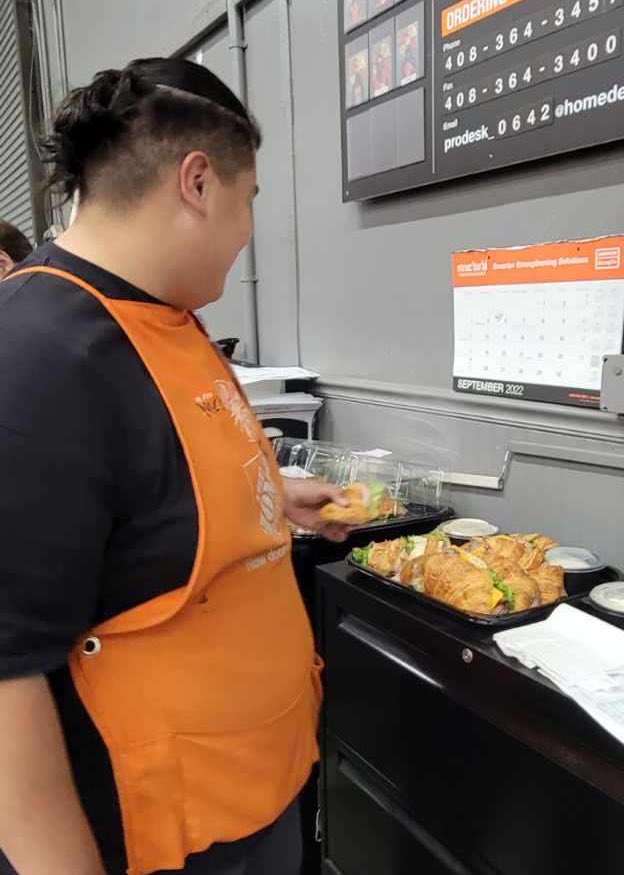 SharksBri8's tweet photo. Two of our closing Service Desk associates came over for their dinner break. Roberto &amp; Nick are some of our amazing team members at #0642. #D50 #HomeDepot #livingtheorangelife #CAMWeek https://t.co/YJVdP7Lili