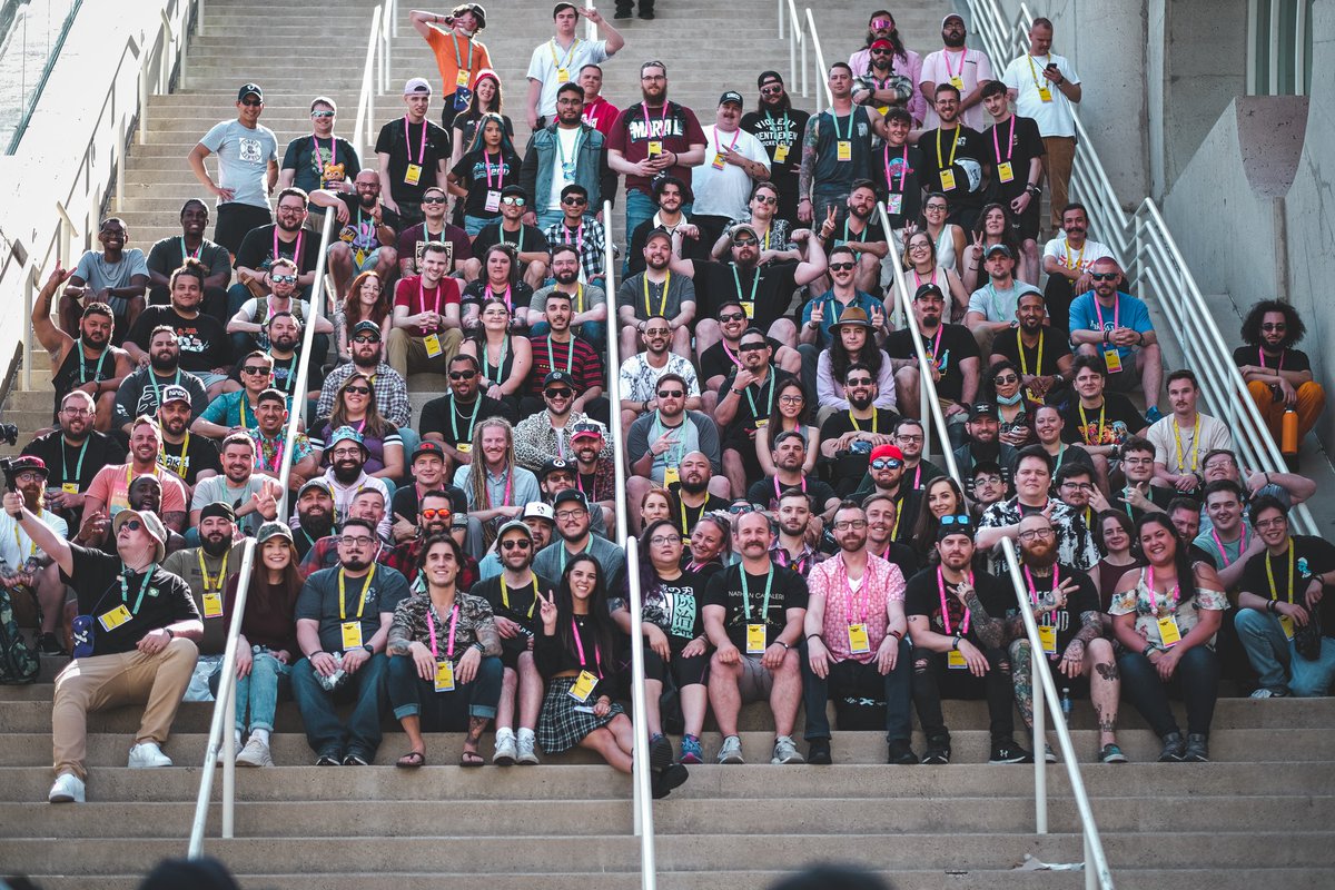 FrankyBro's tweet photo. Escape From Tarkov meet up at Twitch Con! 

Please tag everyone you spot, too many people for me to reliably tag ❤️

High res images here: https://t.co/YkehOfsD47

Use them however you want 😇
#EscapefromTarkov #TwitchConSanDiego #TwitchConSD https://t.co/qF3czshQOz