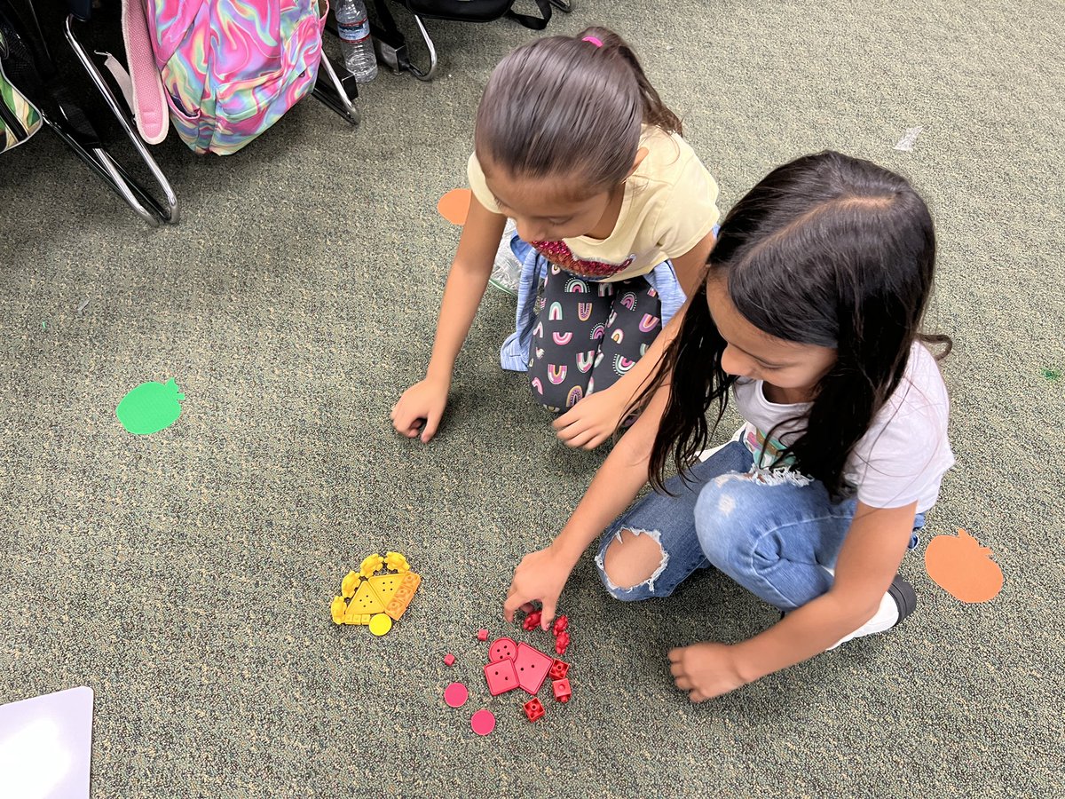 mrs_lmunoz's tweet photo. Sort and Display is a crowd favorite! Kiddos love the challenge of finding a new way to sort the same objects! 🎉@IllustrateMath @cjcammon @mrsvroque https://t.co/DYL7vhLUOx