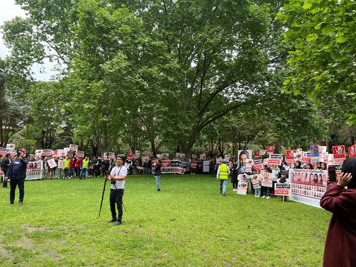 SeemaJaffari's tweet photo. همه باهم کنار هم برای آینده بهتر         سیدنی استرالیا 
#StopHazaraGenocide https://t.co/aNWi1kOL3i