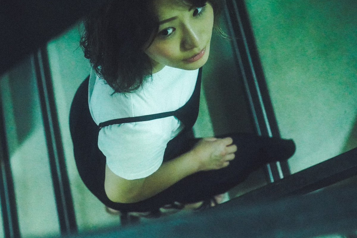 airi_sing29's tweet photo. すごくディープな渋いビルで撮ったシーン🫰

#portraitart #portrait #photo #camera #ポートレート #ポトレ #被写体やります #被写体になります #カメラ #カメラマン募集 #カメラマンさん募集 #階段 #ビル #フィルム #エモ #キリトリセカイ https://t.co/xeiehZVzSI