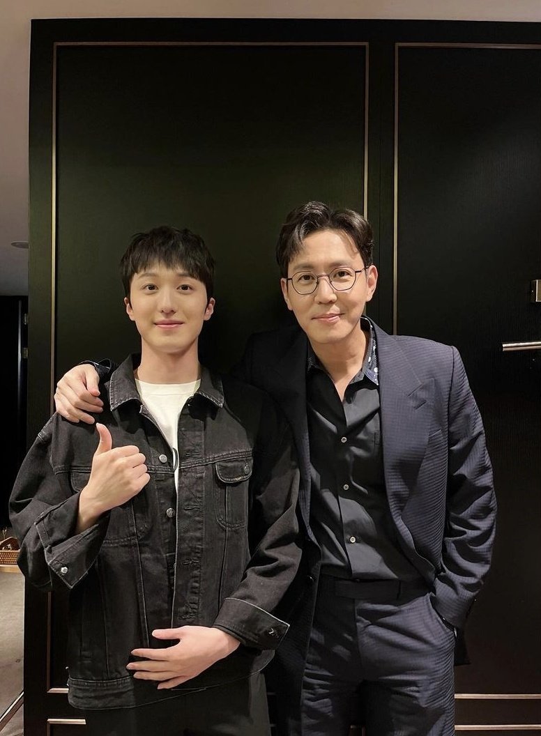 #Chani with #ChoiWonYoung his on screen dad from #SkyCastle and also #UnderTheQueensUmbrella, They reunited! #SF9