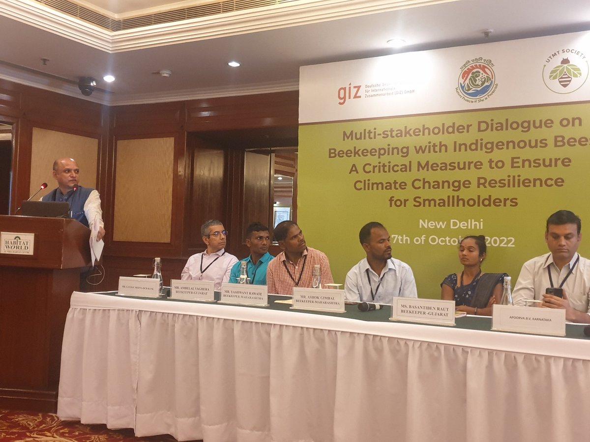 vinita_gowda's tweet photo. Going local, going indigenous, and understanding our biodiversity better...
May be we start decolonizing our #beeWorld as well?! 🤔
@sujana_kr @SocietyUtmt @NationlBeeBoard @somanathan_hema @TrEE_Lab @saaaakeeeet @sukhrajkaur_13 @HemantBishtt https://t.co/yI482GdJYR