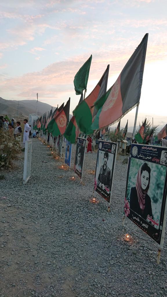 به یاد شهدایی که در مدنی ترین تظاهراتشان کشته شدند.
#StopHazaraGenocide