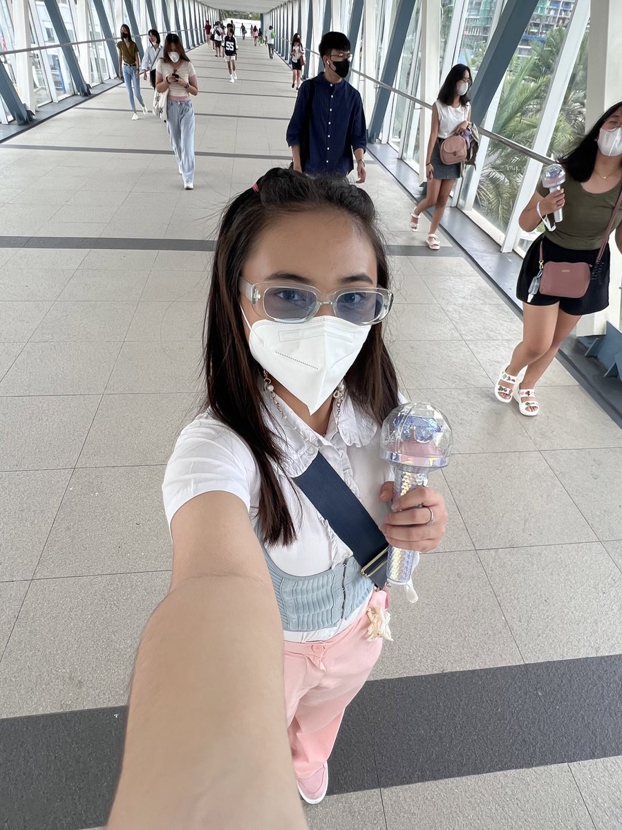 minghauls_'s tweet photo. concert fit check 💗#LookatMaFit
#BeTSinMANILA #CARATSinMOA #BeTheSuninManila https://t.co/sGBtBcokzB