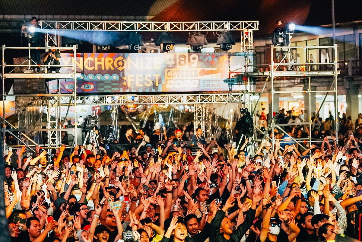 Synchronize Festival tweet media