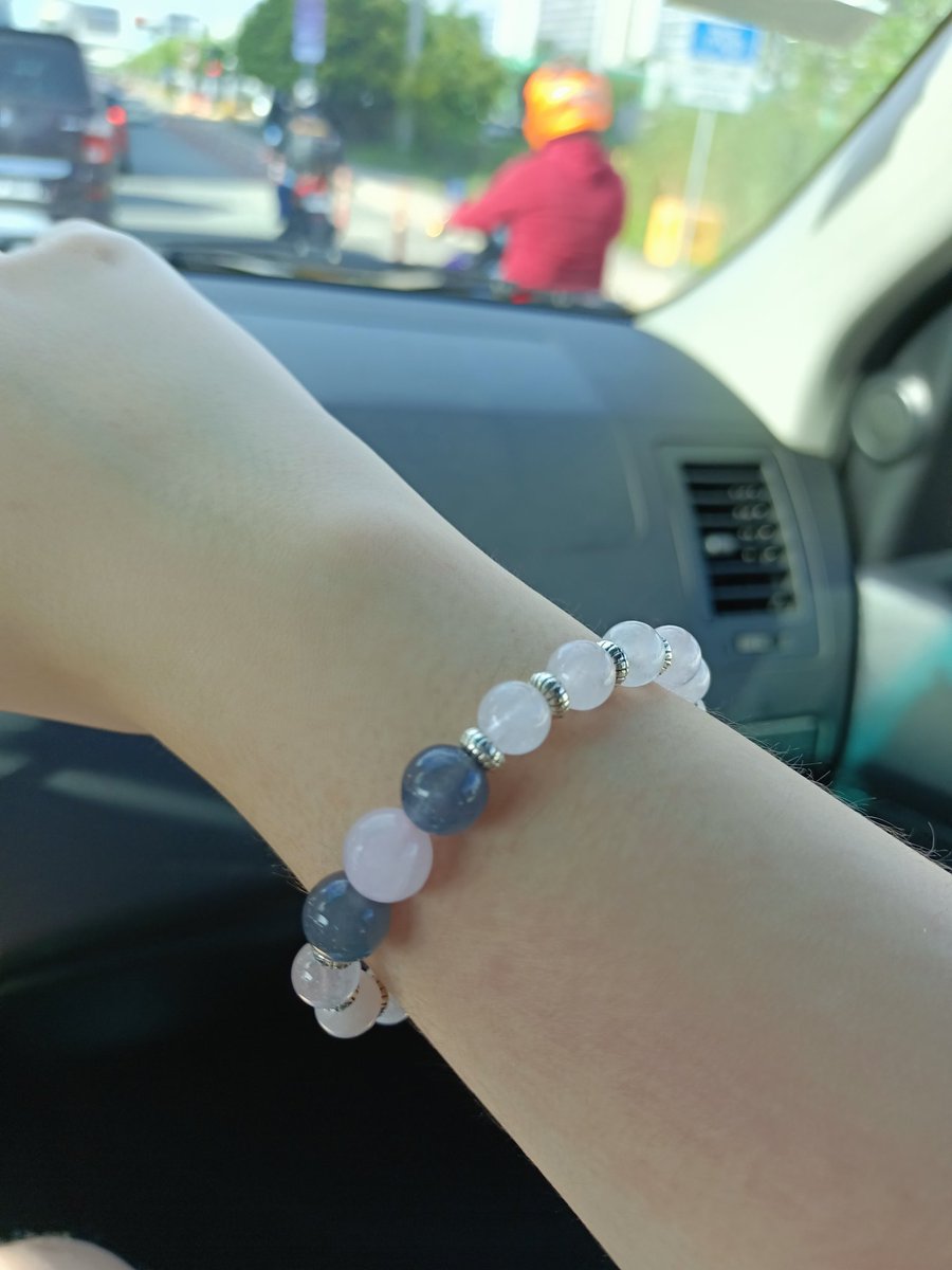 joanne_olmo's tweet photo. Thank you very much @__sincerely_c   😊 Love the bracelet &amp; freebie.  #DearestC #BeTSinMANILA https://t.co/k8vwfCuSC8
