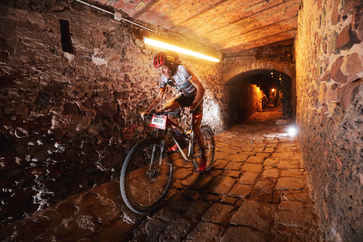 RocdAzur's tweet photo. 💫 Hier soir a eu lieu le Roc Ruelles, une épreuve folle qui nous met des étoiles plein les yeux !

#RocdAzur https://t.co/AIrK6p99QM