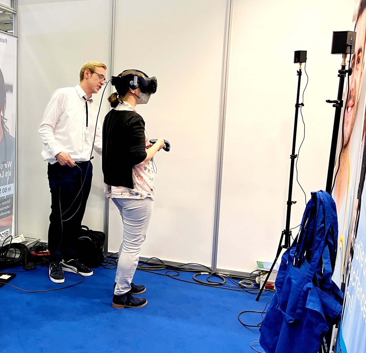 imsimity's tweet photo. Berlin, Berlin, wir fahren nach... weiter gings für Chris auf der #greenshoesteam Herbsttour zum deutschen Pflegetag 💚 
#VR4care #trachiostoma #cybercarelab #Pflegenotstand https://t.co/7XbidklIqF