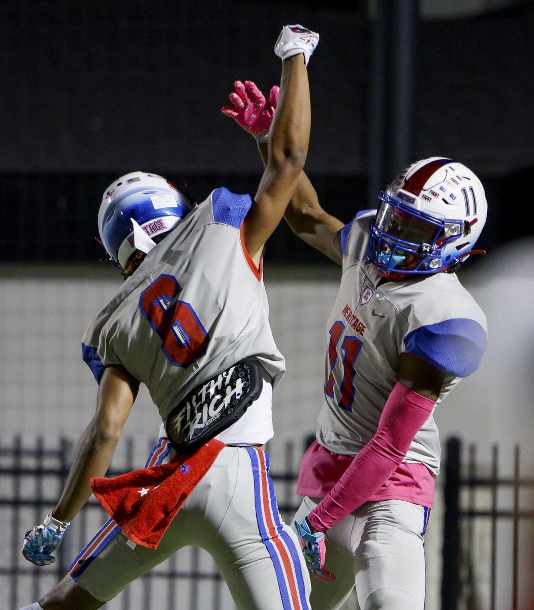 SportsDayHS's tweet photo. Midlothian Heritage's big night earned them a share of the  District 5-5A Division II lead.

See photos: https://t.co/A1Euxjd1rH 📸
Full story: https://t.co/qcSSceM8cG ✍️

#txhsfb https://t.co/6RTlOB9XJV