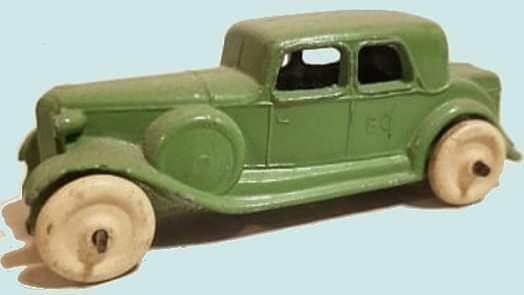 AlanBrody7's tweet photo. @LoriGreiner 

1930's Kansas Toy &amp; Novelty Co.
Prewar No.60 Reo Royal Auto Sedan 
W/ Rubber Wheels &amp; Metal Axles 
Manufactured In Kansas USA https://t.co/7nZyT7QIhx