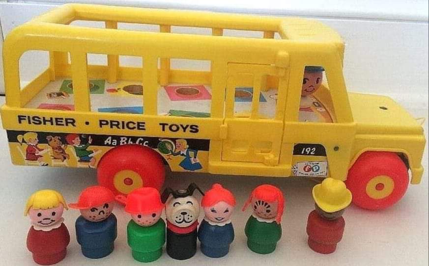 AlanBrody7's tweet photo. @LoriGreiner

 1965 Fisher~Price, Inc. 
No.192 Little People School Bus 
W/ Plastic Wheels, Pull Cord &amp; Wood Figures Complete 
Manufactured In East Aurora, NY USA https://t.co/VzPdE3MOWF