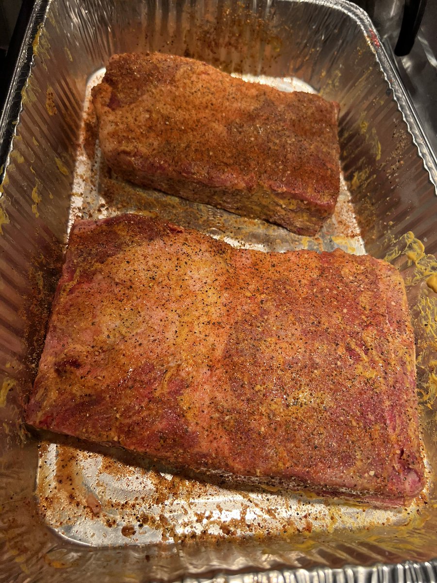 Hell4DeathMetal's tweet photo. Pops in town this weekend so we 💨 Smokey da meet… Angus Brisket and Beef Short Ribs to the dome bam 💥 🔥🤘🤘 https://t.co/pn8DiHRQbj