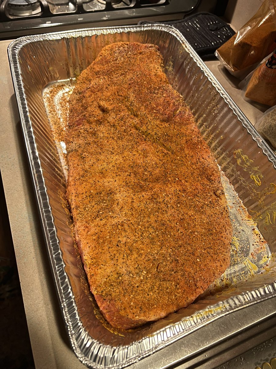 Hell4DeathMetal's tweet photo. Pops in town this weekend so we 💨 Smokey da meet… Angus Brisket and Beef Short Ribs to the dome bam 💥 🔥🤘🤘 https://t.co/pn8DiHRQbj
