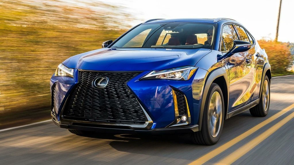 Autocosmos's tweet photo. Conoce el nuevo @Lexus_Mex 𝗨𝗫 𝟮𝟬𝟮𝟯 🤩 estará disponible en dos versiones, 250h y 250h F-SPORT 👌🏻 con un precio desde $839,900 pesos. Entre los rivales principales se encuentran #Audi 𝗤𝟯, #BMW 𝗫𝟭, #MercedeBenz 𝗚𝗟𝗔 y #Volvo 𝗫𝗖𝟰𝟬 👊👉https://t.co/ImEpm84sPq https://t.co/KkvNnIEXlN