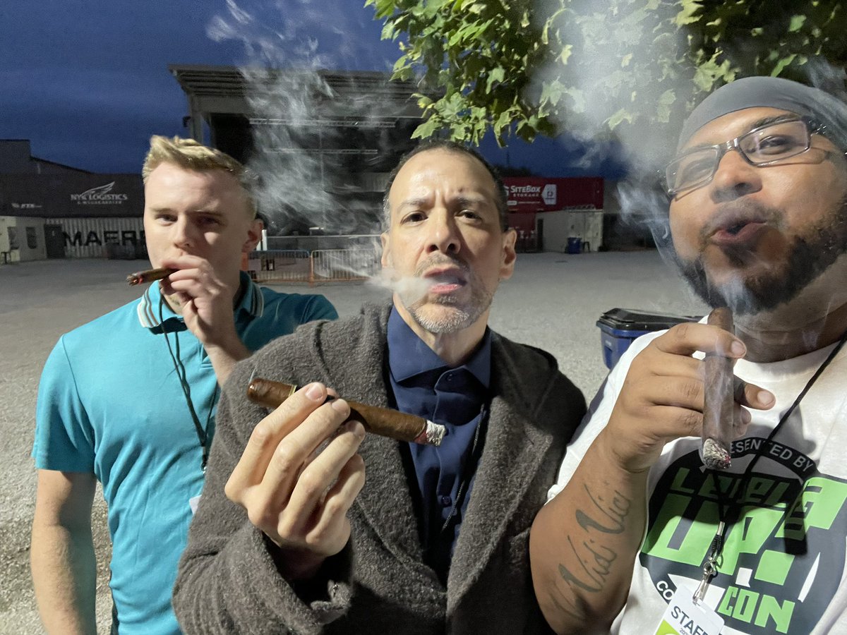 xBranden2kx's tweet photo. #TwitchCon may be cool but I got to smoke a cigar with @CarlosPesina @TotallyTrashCan at the #LevelUpICT VIP Party! https://t.co/cIjrlgtU0U