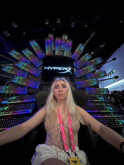 I 🤍 twitch con #twitchcon https://t.co/49S2WzVy6g<a href="/tag/twitchcon"class="tags">#twitchcon</a>
