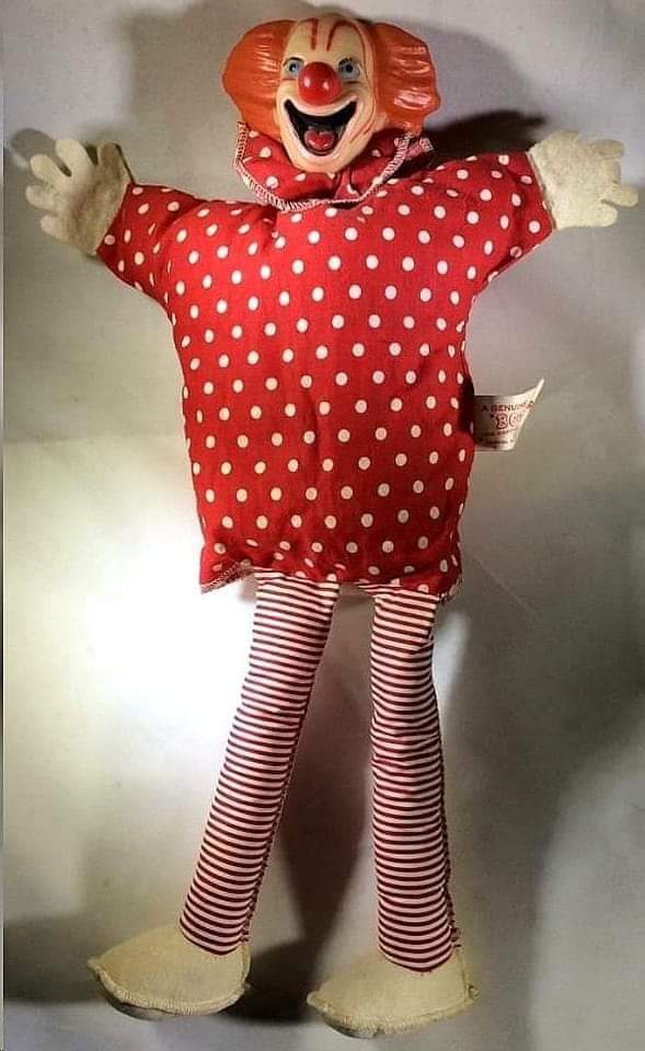 AlanBrody7's tweet photo. @LoriGreiner 

1950's Capitol Records, Inc. - By Renall Dolls 
A Genuine Bozo "The Capitol Clown" Hand Puppet Doll 
W/ Rubber Head &amp; Original Label 
Manufactured In Hollywood CA USA https://t.co/qCT2oDtxjI