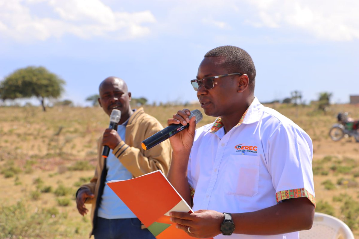 RERECMashinani's tweet photo. The 12 KW solar mini-grid project will light up small businesses and homes within the center. The project aims to fulfill REREC's mandate to develop and promote renewable energy technologies in the rural areas of Kenya.
#renewableenergy #cleanenergy #solarminigrid https://t.co/tVnwXvr7sl