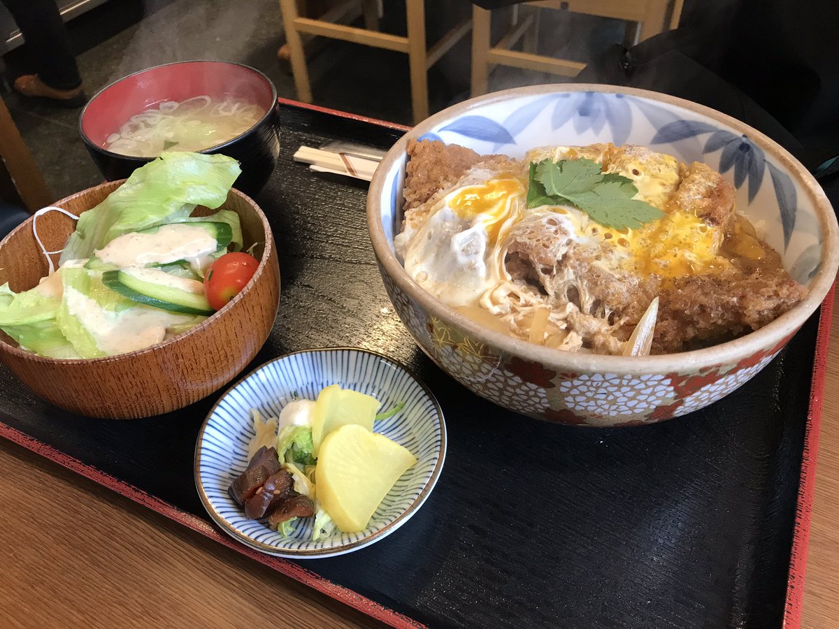 地元のお蕎麦屋さんでお昼ご飯食べてきたー(╹◡╹) 