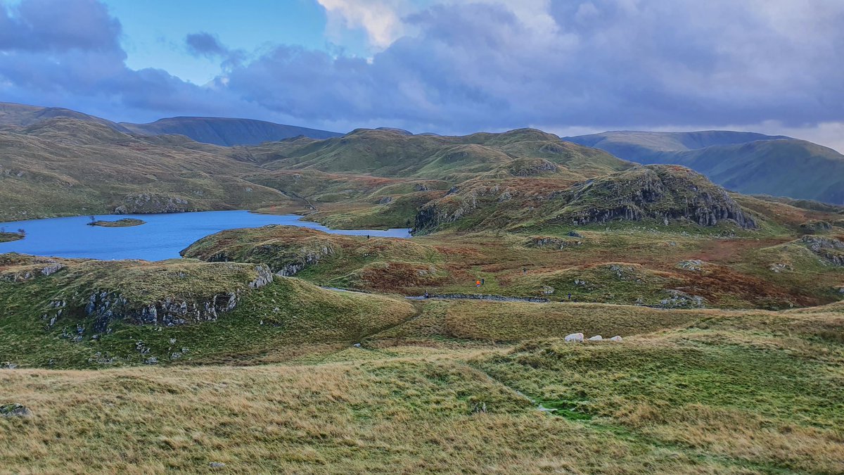 A couple of groups are wild camping at Angle Tarn. It's going to be a wet and windy night. #GoldDofe @DofE @BoltonSchool @BSBD_Outdoors @Patterdale_Hall #boltonexplore 1/2