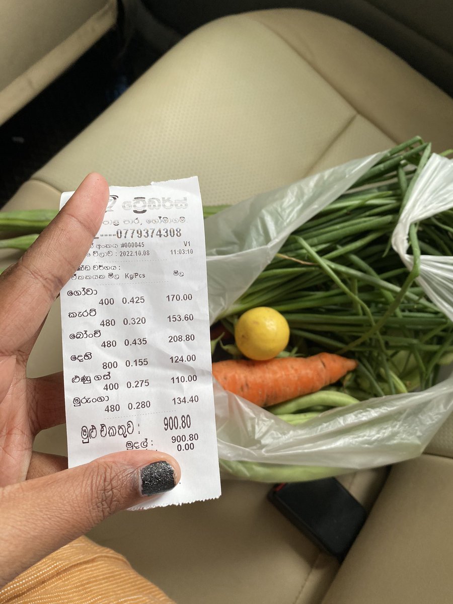 sac_herath's tweet photo. What 1000 LKR looks like these days. #SriLanka #srilankaneconomy #vegetable #InflationReductionAct #inflation https://t.co/G5uHXDxeC5