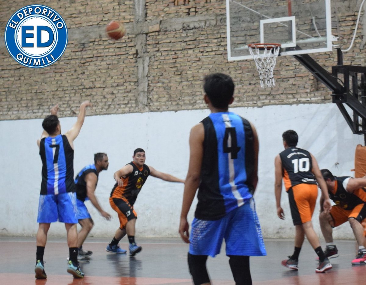 ElDeportivo_QML's tweet photo. #Básquet #PreFederal
《JUVENTUD VENCIO COMO VISITANTE A CORONEL BORGES Y FESTEJO POR PRIMERA VEZ EN EL PREFEDERAL》

Juventud Unida (Quimilí) le ganó en la Capital a Coronel Borges por 87/73, en el marco de la Novena Fecha de la ZonaA del Torneo PreFederal de Santiago del Estero. https://t.co/Isczli6Lk5