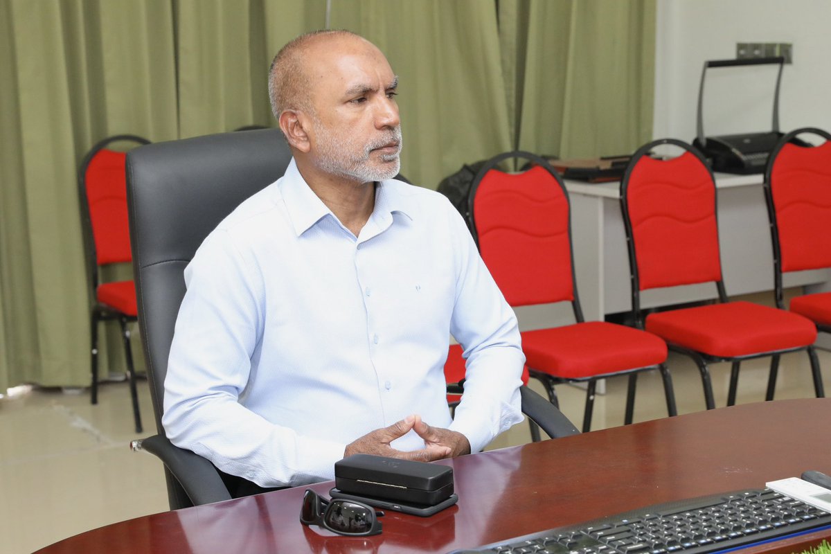 MVIaffairs's tweet photo. މިނިސްޓަރ އޮފް އިސްލާމިކް އެފެއާޒް ޑރ. އަޙްމަދު ޒާހިރު ޢަލީ ހއ. ހޯރަފުށި ކައުންސިލްއާ ބައްދަލުކުރެއްވުން. https://t.co/LUuTjASWm6